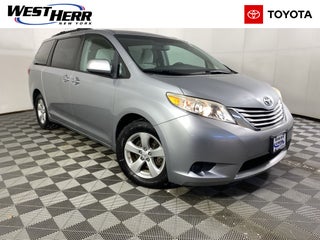 2017 Toyota Sienna LE 7 Passenger