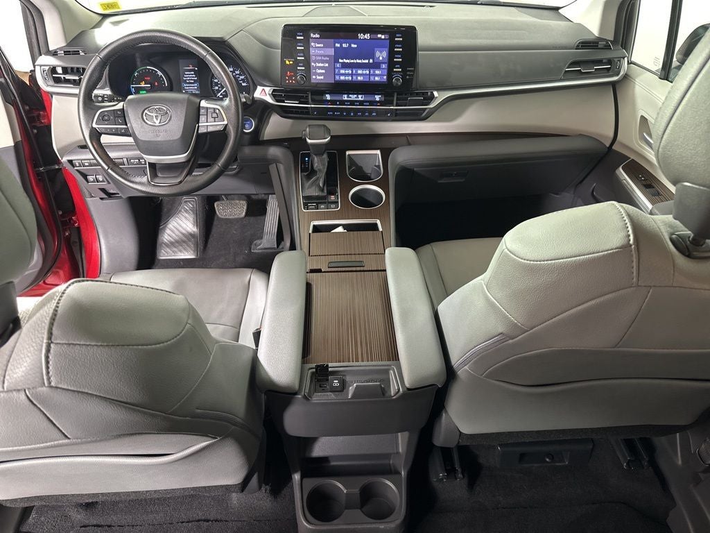 2021 Toyota Sienna XLE