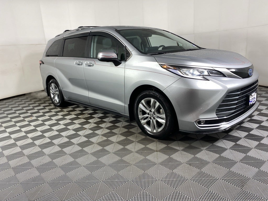 2023 Toyota Sienna Limited 7 Passenger