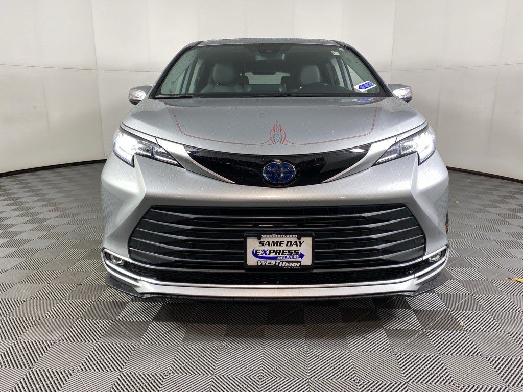 2023 Toyota Sienna Limited 7 Passenger