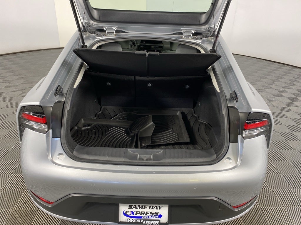 2023 Toyota Prius LE