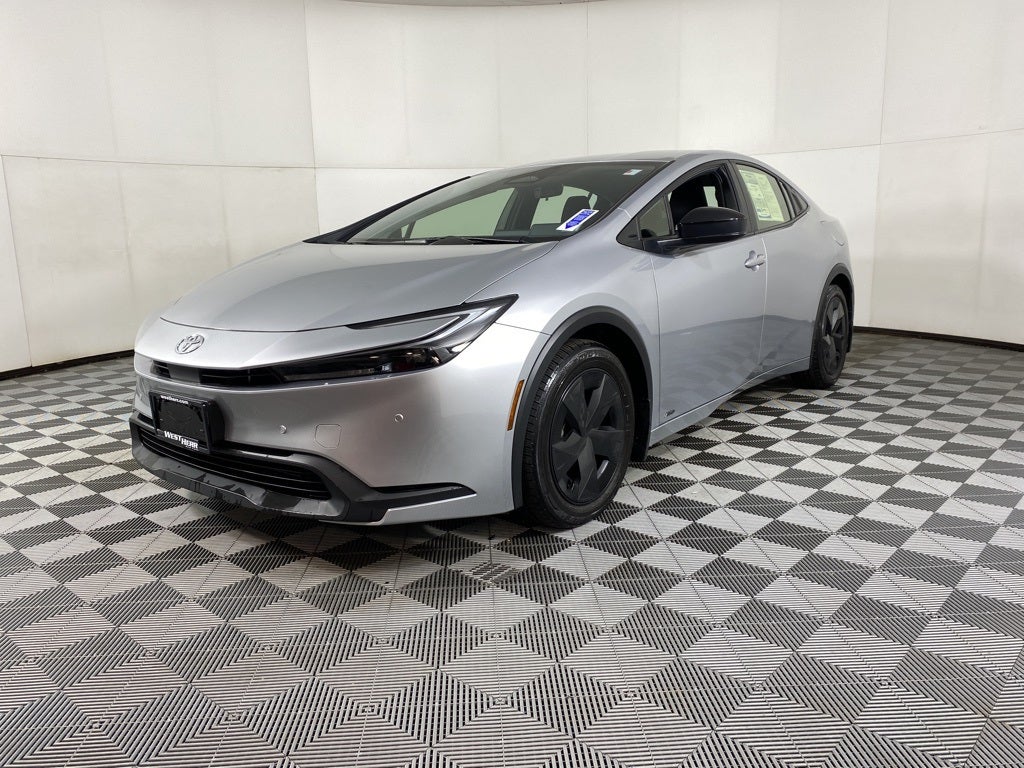 2023 Toyota Prius LE
