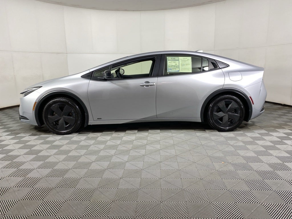 2023 Toyota Prius LE