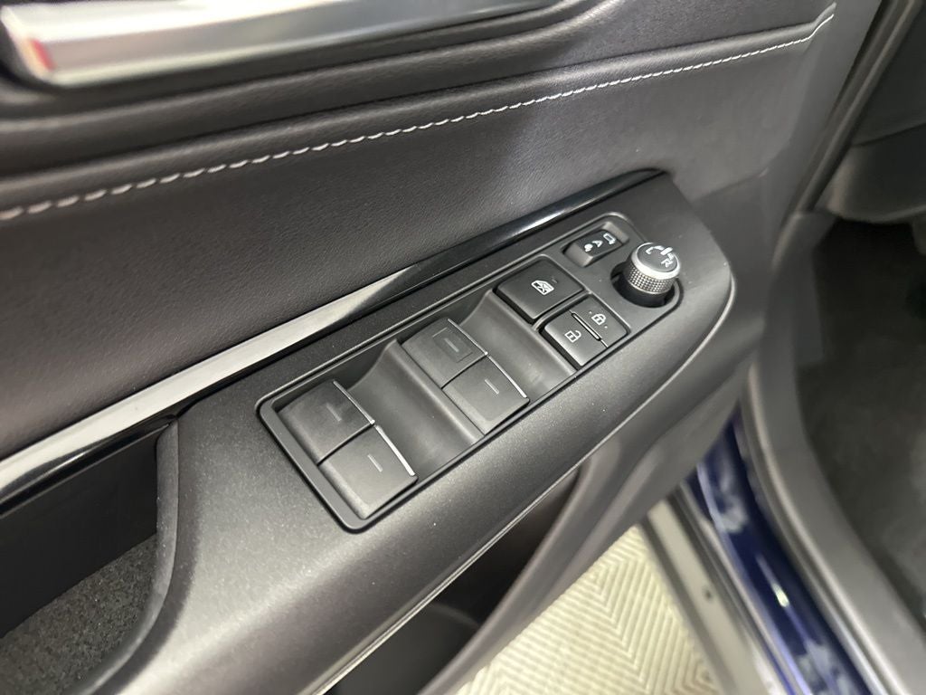 2023 Toyota Venza LE