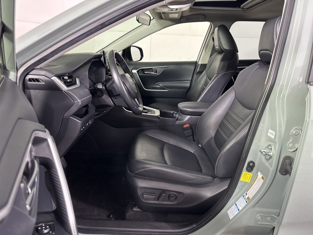2022 Toyota RAV4 Hybrid XLE Premium