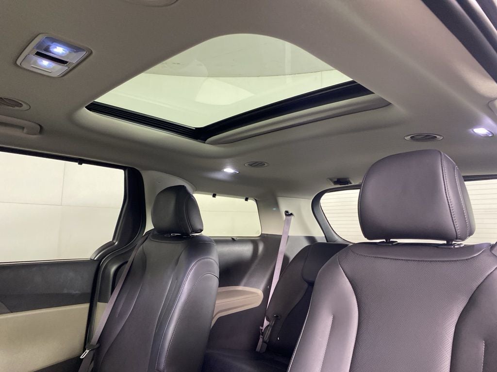 2025 Kia Carnival Hybrid SX