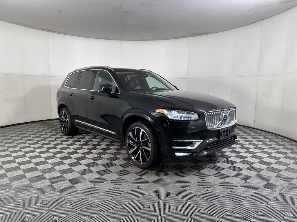 2024 Volvo XC90 B5 Plus