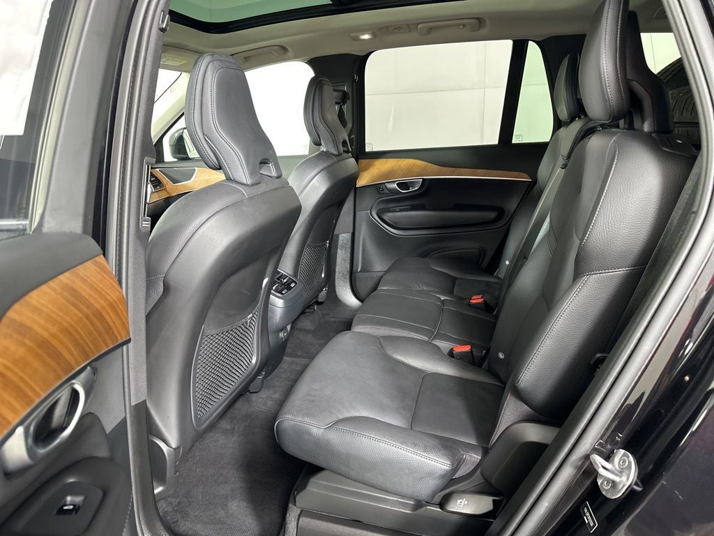 2024 Volvo XC90 B5 Plus