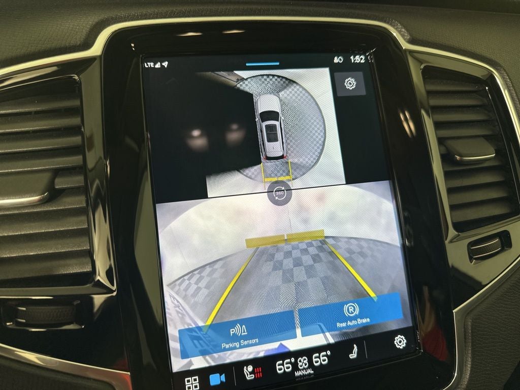 2024 Volvo XC90 B5 Plus