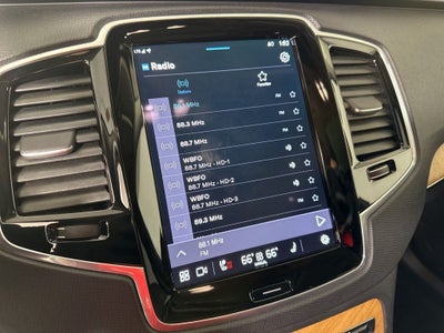 2024 Volvo XC90 B5 Plus