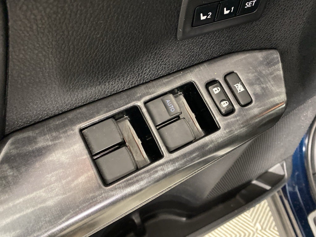 2017 Toyota RAV4 Platinum