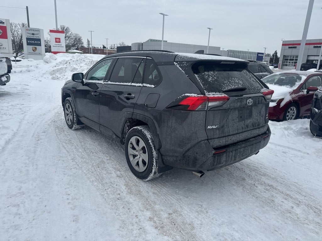 2020 Toyota RAV4 LE