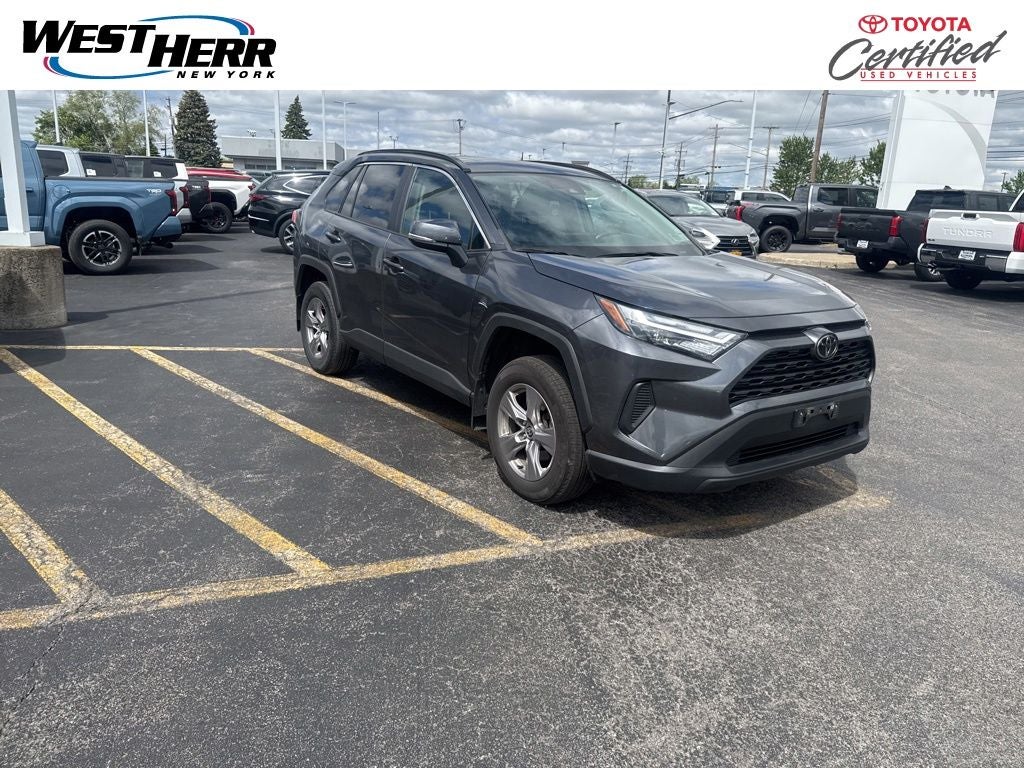 2023 Toyota RAV4 XLE AWD's photo