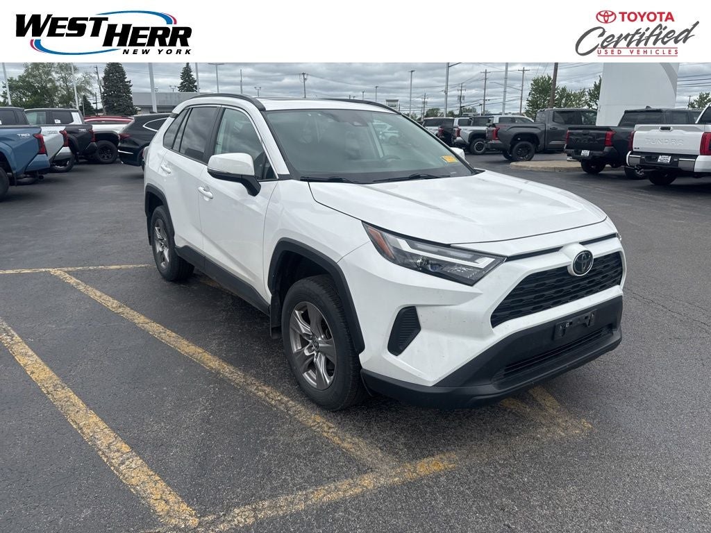 2023 Toyota RAV4 XLE AWD's photo
