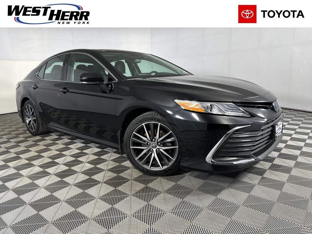 2023 Toyota Camry Hybrid XLE