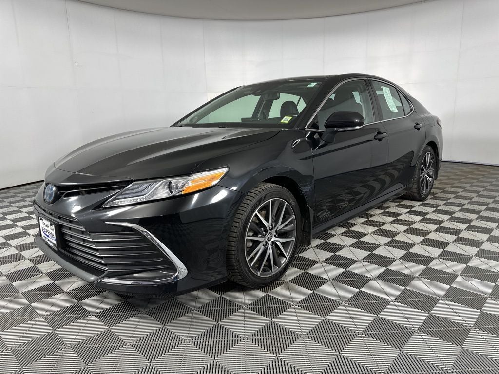 2023 Toyota Camry Hybrid XLE