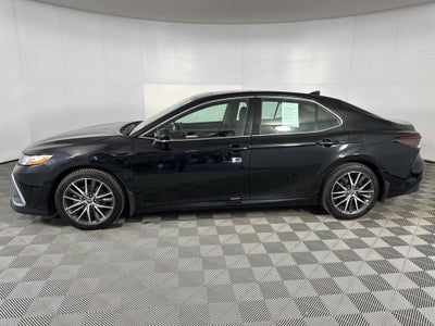 2023 Toyota Camry Hybrid XLE