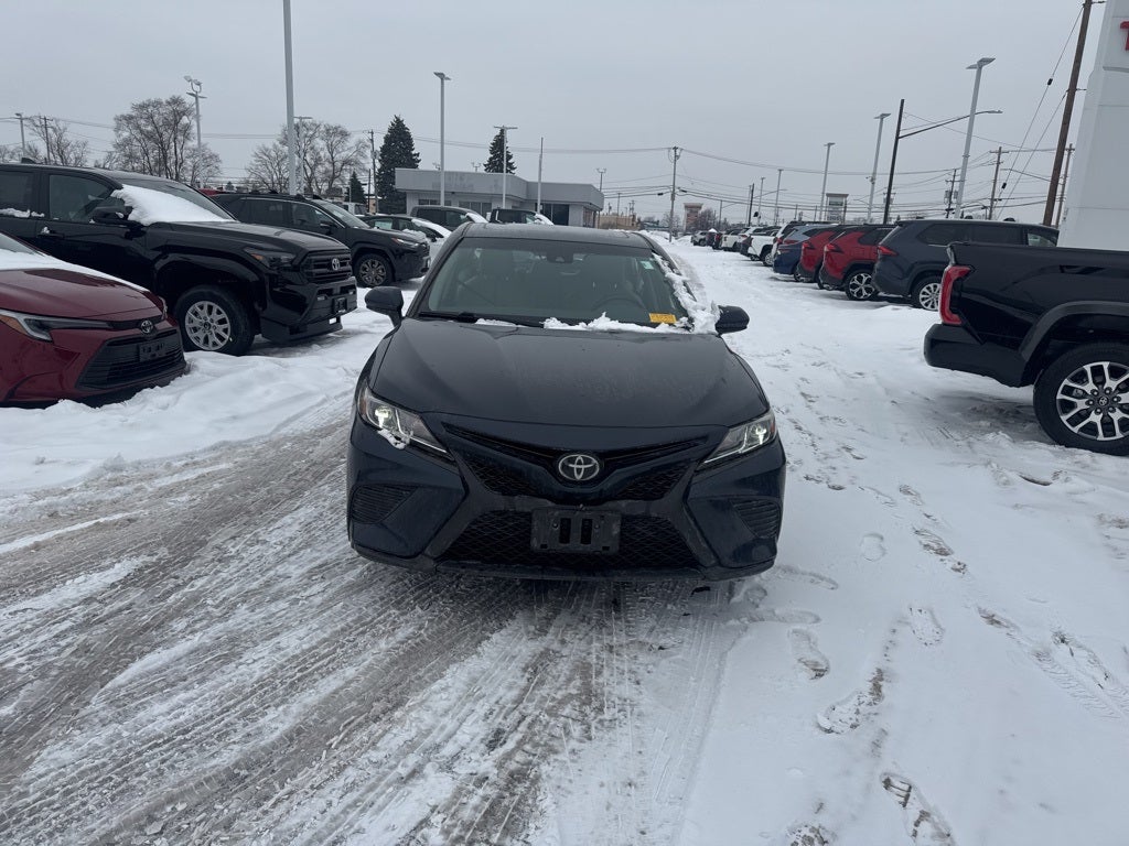 2020 Toyota Camry SE