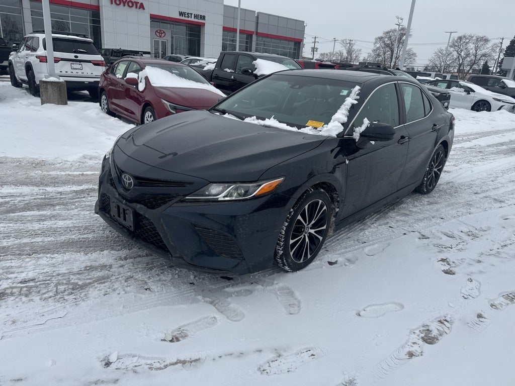 2020 Toyota Camry SE