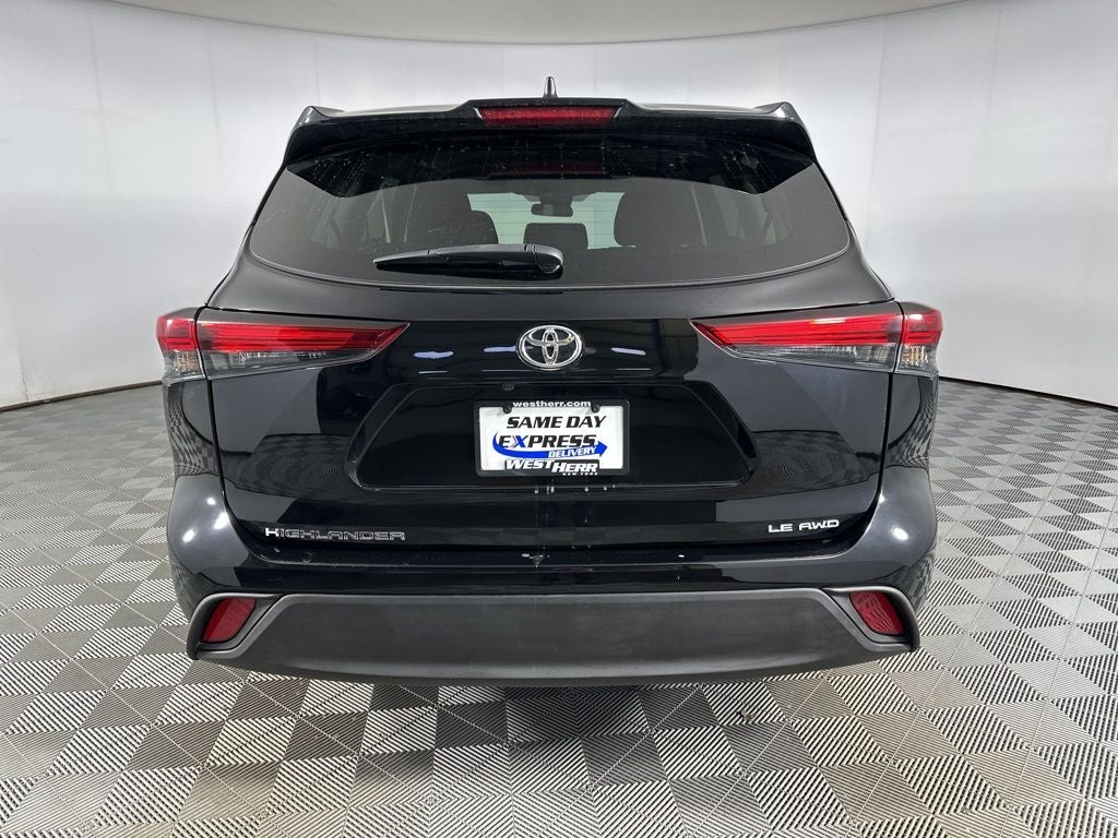 2022 Toyota Highlander LE