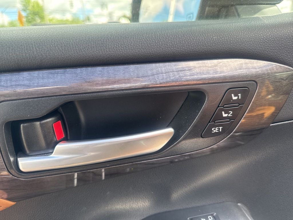 2024 Toyota Highlander Hybrid Platinum