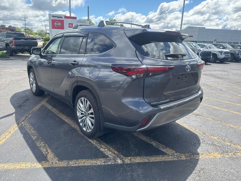 2024 Toyota Highlander Hybrid Platinum