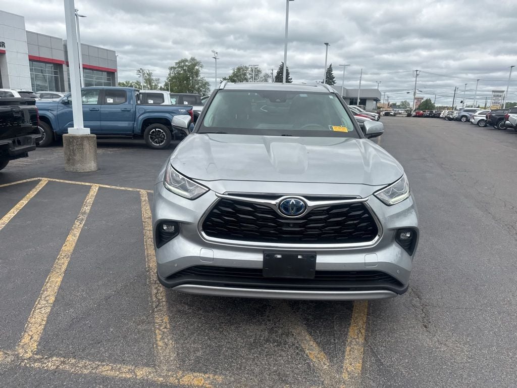 2021 Toyota Highlander Hybrid Platinum