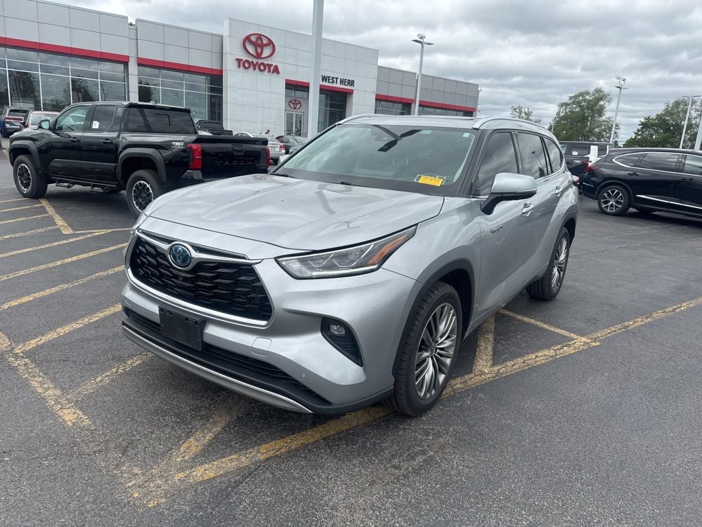 2021 Toyota Highlander Hybrid Platinum