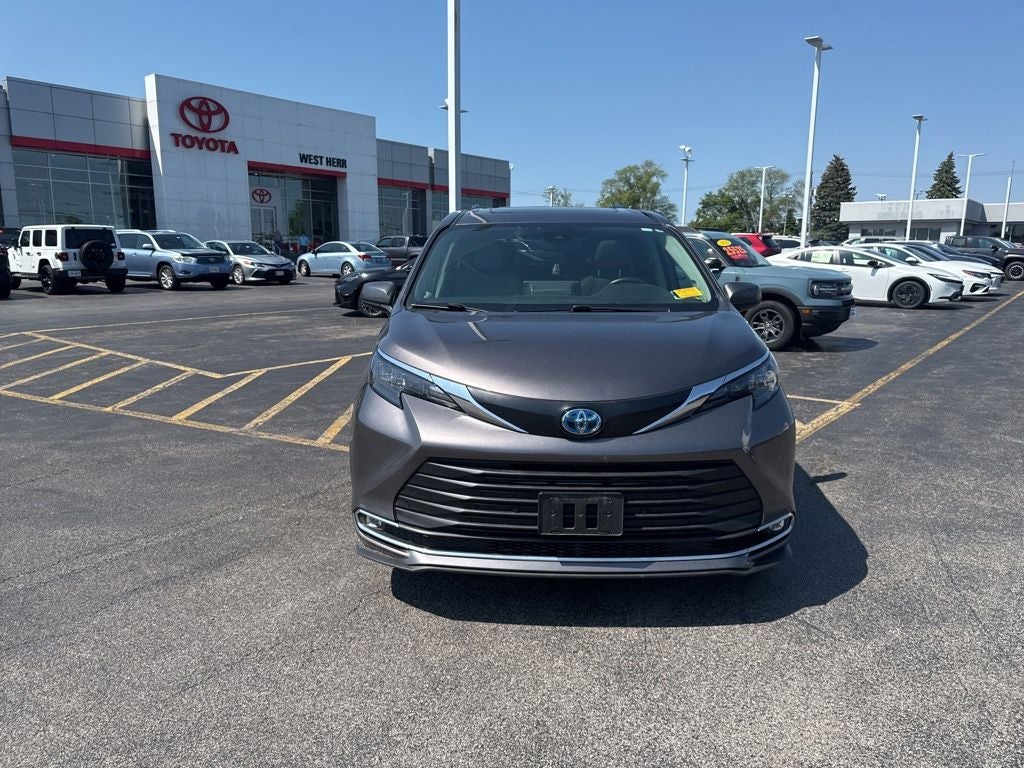 2024 Toyota Sienna XLE 7 Passenger