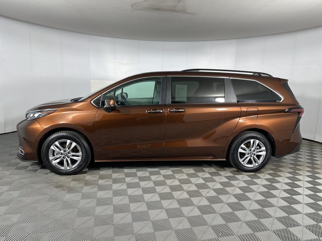2024 Toyota Sienna XLE 7 Passenger