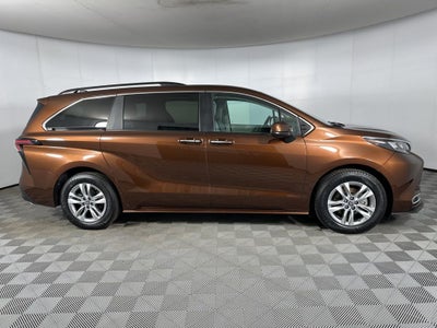 2024 Toyota Sienna XLE 7 Passenger
