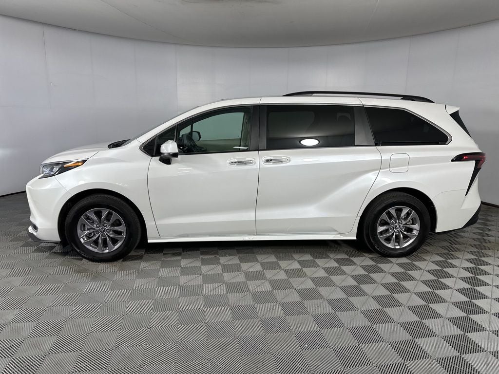 2024 Toyota Sienna XLE 7 Passenger