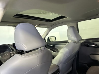 2025 Toyota Highlander XLE