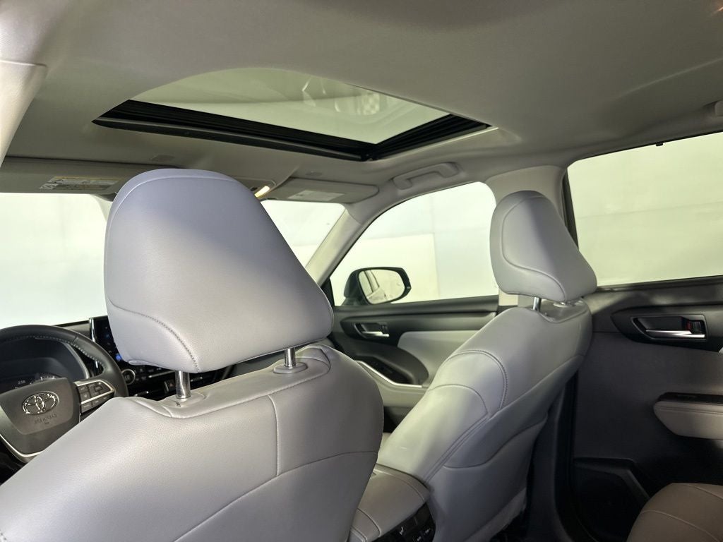 2025 Toyota Highlander XLE