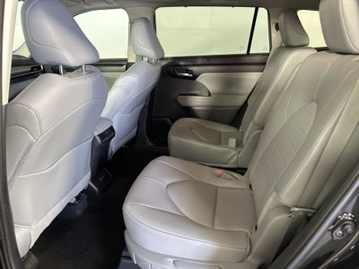 2025 Toyota Highlander XLE