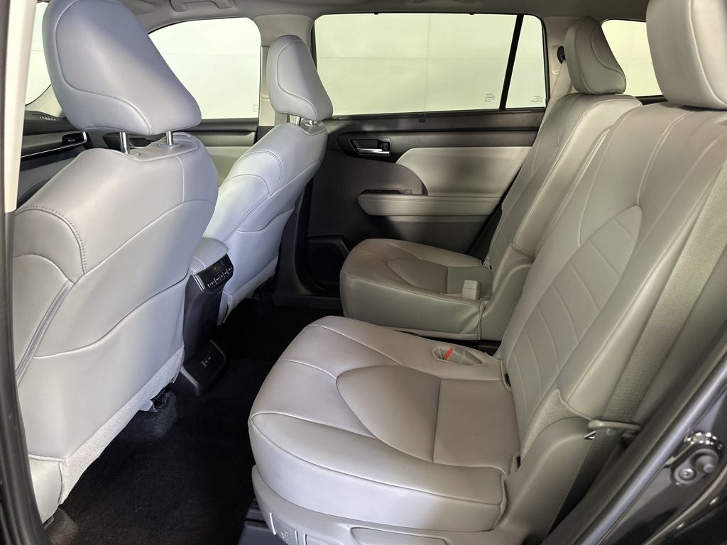 2025 Toyota Highlander XLE