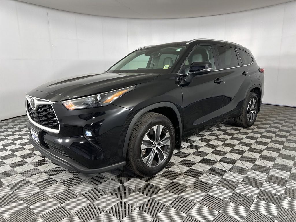 2025 Toyota Highlander XLE