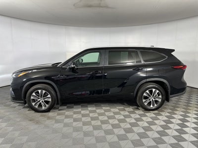 2025 Toyota Highlander XLE