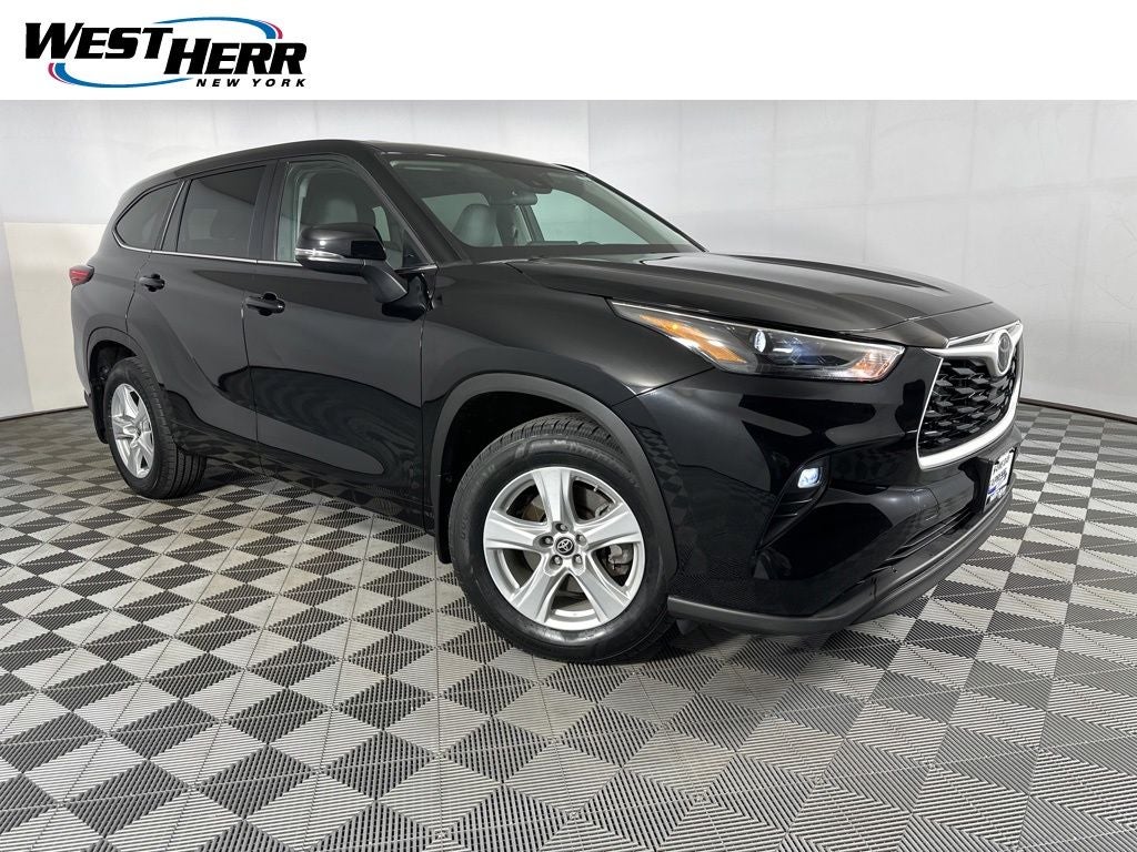 2023 Toyota Highlander LE