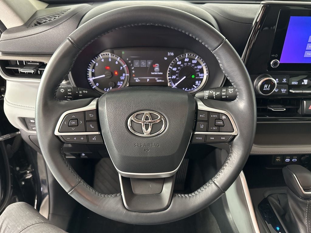 2023 Toyota Highlander LE