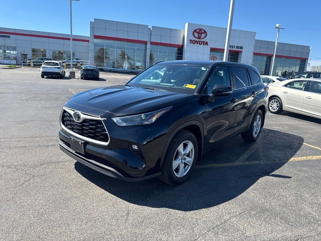 2023 Toyota Highlander LE