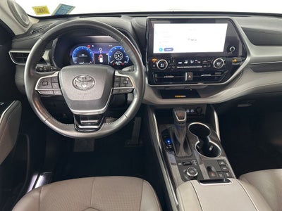 2023 Toyota Highlander Platinum