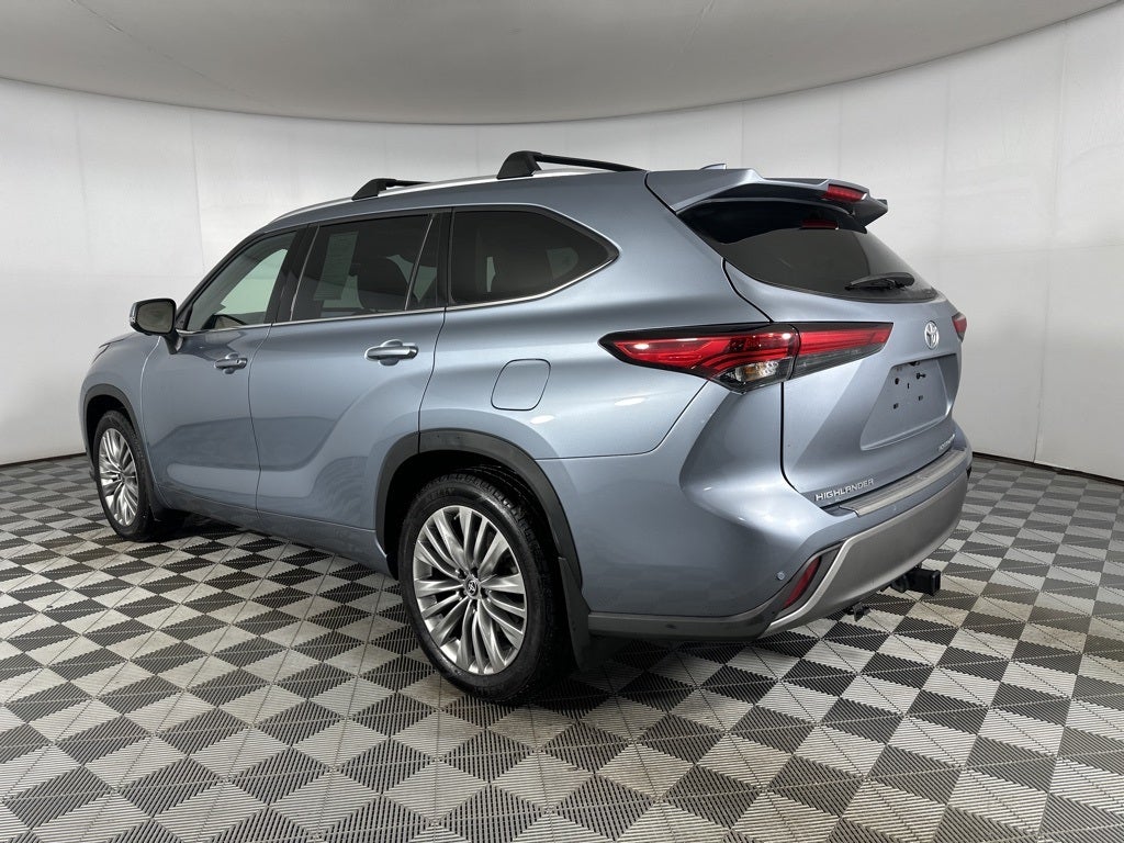 2023 Toyota Highlander Platinum