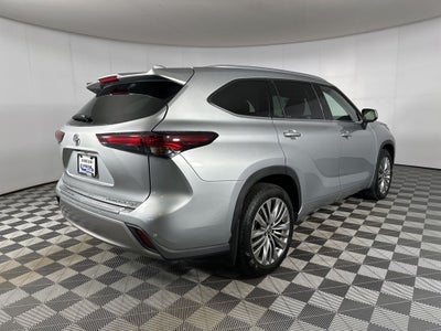 2025 Toyota Highlander Platinum