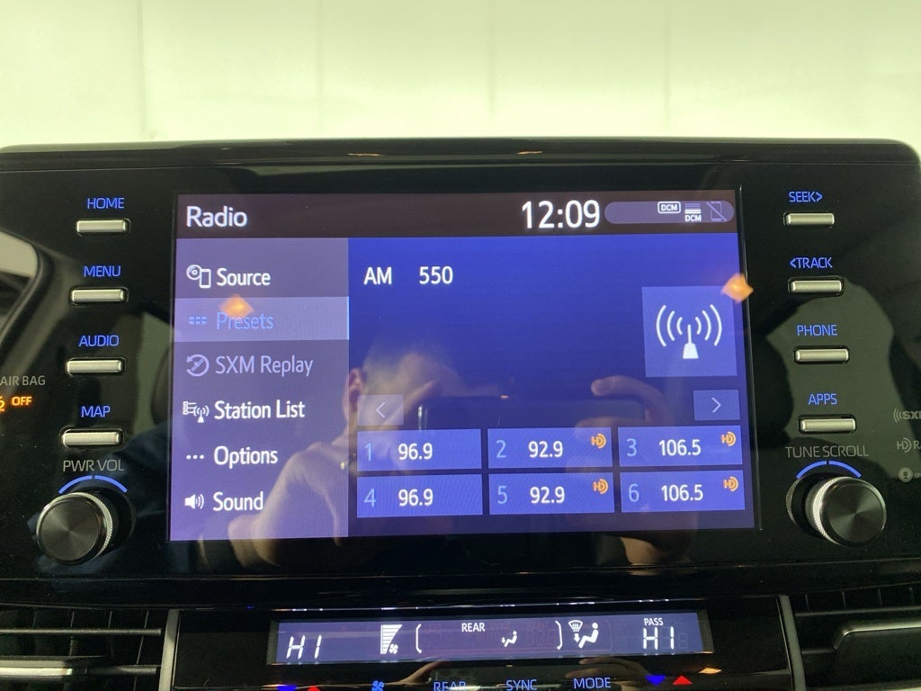 2023 Toyota Sienna XLE 8 Passenger