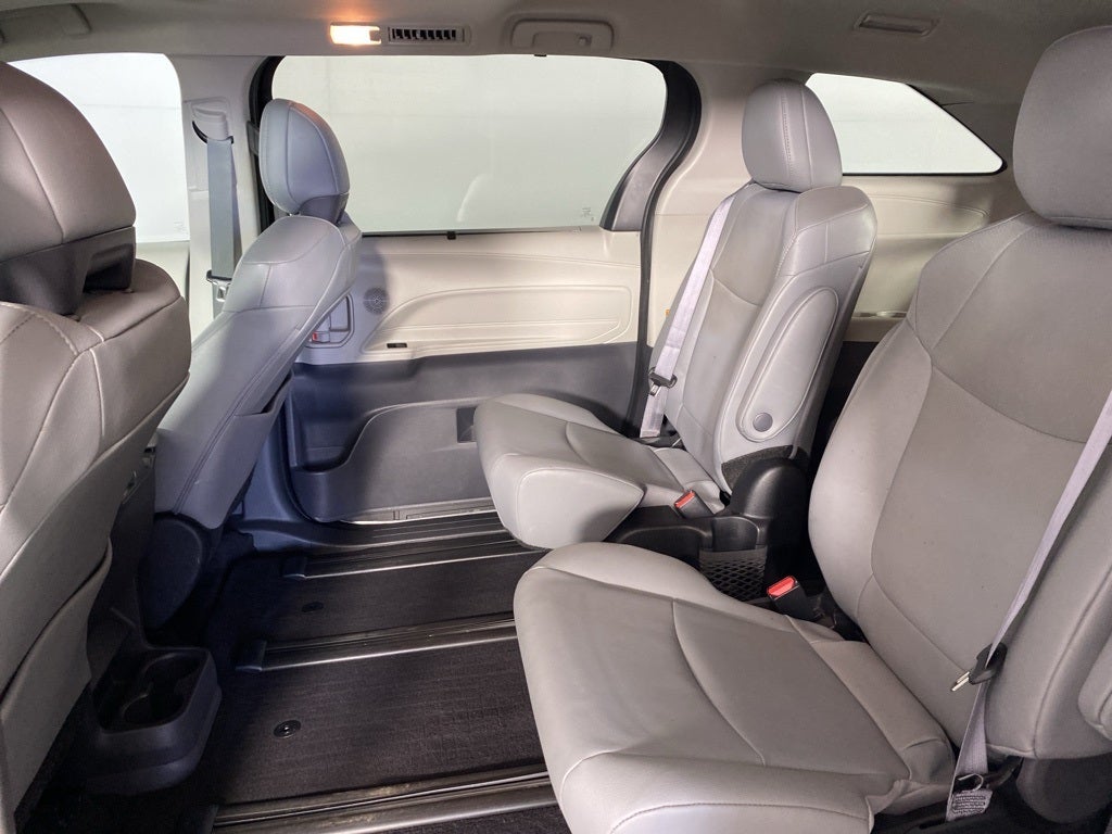 2023 Toyota Sienna XLE 8 Passenger