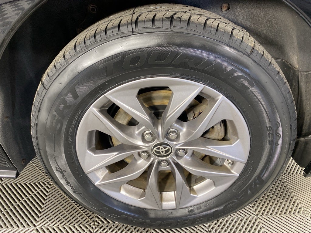 2023 Toyota Sienna XLE 8 Passenger