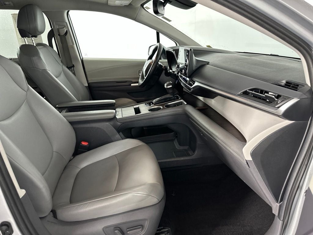 2021 Toyota Sienna XLE 7 Passenger