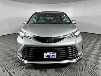 2021 Toyota Sienna XLE 7 Passenger