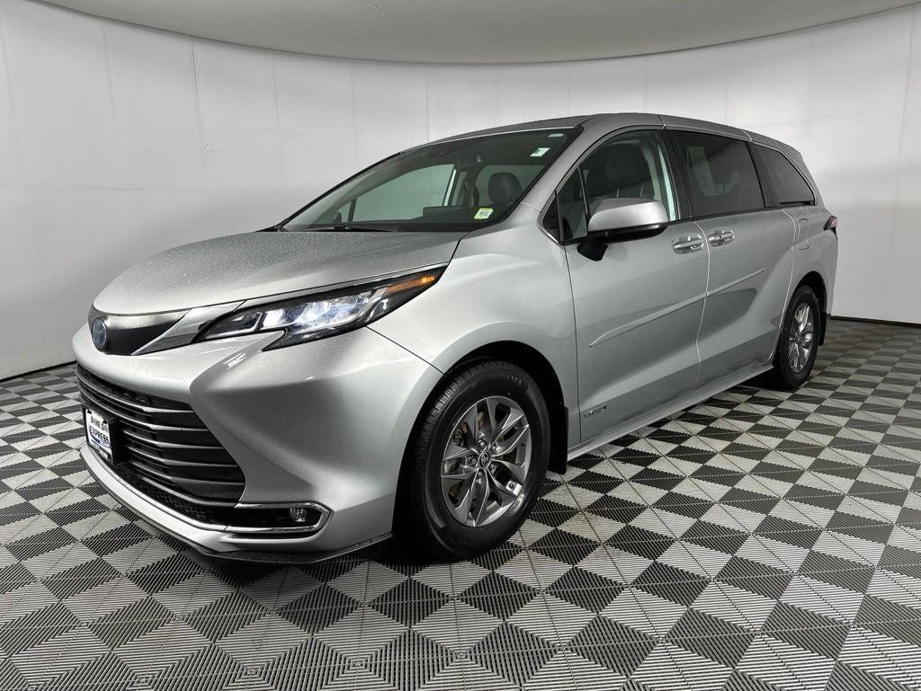 2021 Toyota Sienna XLE 7 Passenger